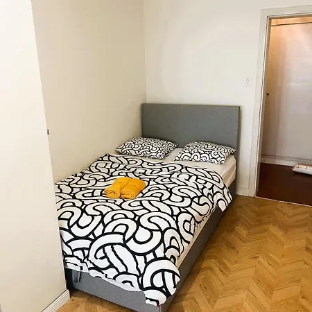 3 Old Town Flat - Munster Apartment *